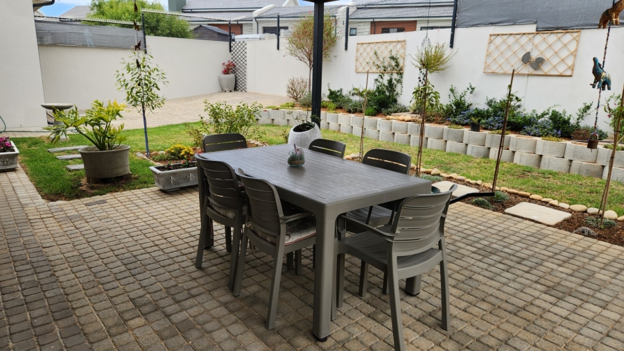 3 Bedroom Property for Sale in Hartenbos Heuwels Western Cape